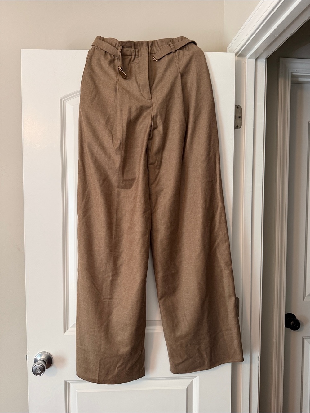 Tailored High-Waist Wide Leg Trousers in Brown